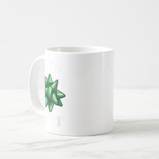 Ich bin das Geschenk - Funny Ugly Weihnachts-Sweat Kaffeetasse (Vorderseite Links)