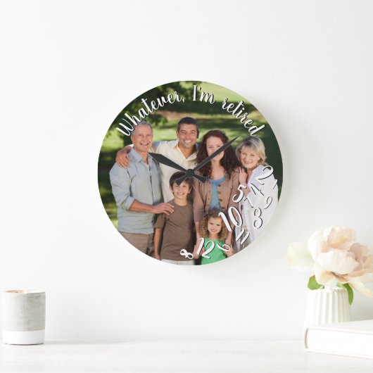 Ich bin das Rustikale Wood Funny Retirement Foto Große Wanduhr (Zuhause)