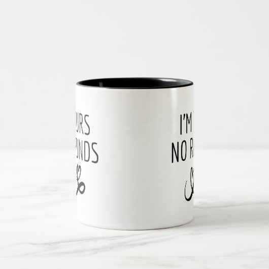 Ich bin dein nicht erstattetes Girlfriend-Geschenk Zweifarbige Tasse (Mittel)