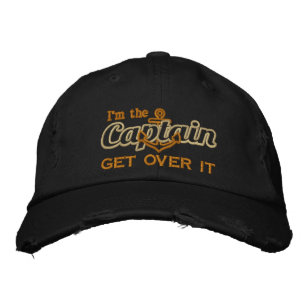 Ich bin der Kapitän, der humorvoll darüber hinwegk Bestickte Baseballkappe
