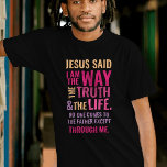 Ich bin der Way-T - Shirt in hellen Farben<br><div class="desc">Christlicher T - Shirt mit dem biblischen Vers von Johannes 14:6 Jesus sagte ihm: "Ich bin der Weg, die Wahrheit und das Leben. Niemand kann zum Vater kommen, außer durch mich." Die Verse sind in orangefarbenen und rosafarbenen Farben und in gemischter Kalligraphie & minimalistischer Typografie. Dieses trendige, moderne Design ist...</div>