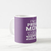 Ich bin die MAMA EINES STOLZEN SCHLAGZEUGERS Kaffeetasse (Vorderseite Links)