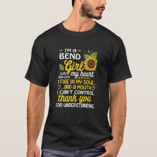 Ich bin ein Bend Girl, das ich mit einem Feuer in T-Shirt