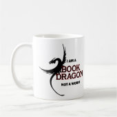 Ich bin ein Buch-Drache nicht ein Wurm (gedruckt Kaffeetasse (Links)