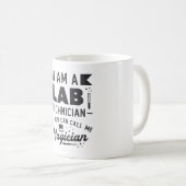 Ich bin ein Geschenk des Labrador-Technikers für N Kaffeetasse (VorderseiteRechts)