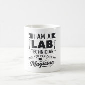 Ich bin ein Geschenk des Labrador-Technikers für N Kaffeetasse (Mittel)