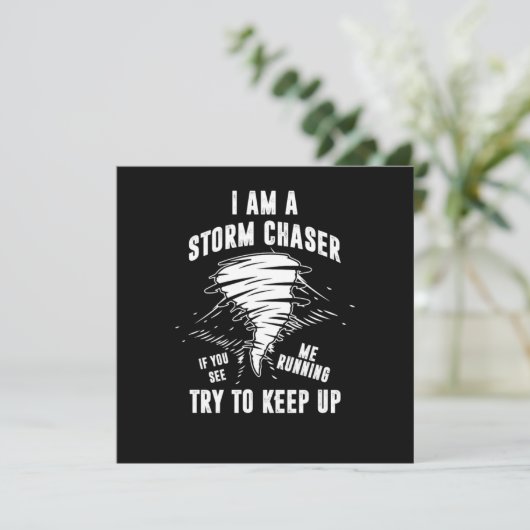 Ich bin ein Geschenk des Sturms Chaser Tornado Hur Einladung (Stehend Vorderseite)