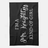 Ich bin ein Mr. Knightley-Typ Mädchen I Geschirrtuch (Vertikal)