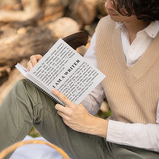 Ich bin ein Notebook, das nach Maß geschrieben wur Notizblock