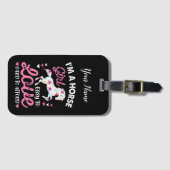 Ich bin ein Pferdemädchen, das leicht zu Liebe ist Gepäckanhänger (Vorderseite (Horizontal))