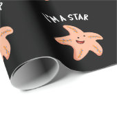 Ich bin ein Star Funny Starfish Pun Dark BG Geschenkpapier (Rolleneckpunkt)
