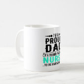 Ich bin ein stolzer Vater einer unerschütterlichen Kaffeetasse (Vorderseite Links)
