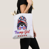 Ich bin ein Trump-Mädchen, Messy Bun Election 2024 Tasche (Von Nahem)