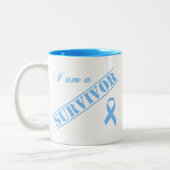 Ich bin ein Überlebender - hellblaues Band Zweifarbige Tasse (Links)