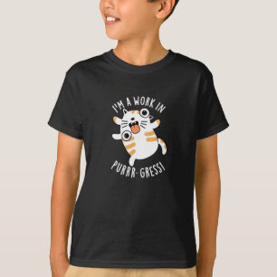Ich bin ein Werk in Purr-gress Funny Cat Pun Dark  T-Shirt