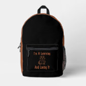 Ich bin ein Zittern und liebe es, Text in Braun Ze Bedruckter Rucksack (Vorderseite)