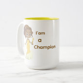 Ich bin eine Champion-Frau in der Tasse des Gelben (Vorderseite Links)