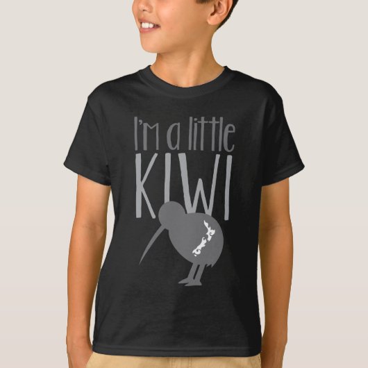 Ich bin eine kleine Kiwi mit niedlichem T-Shirt (Vorderseite)