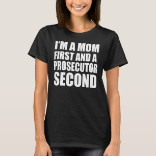 Ich bin eine Mama und ein Ankläger, der einen graf T-Shirt