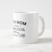 Ich bin eine Mutter und eine Rechtsanwaltsfachange Jumbo-Tasse (Vorderseite Rechts)