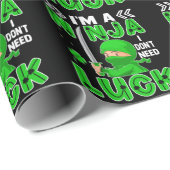 Ich bin eine Ninja, die ich nicht zum Glück des St Geschenkpapier (Rolleneckpunkt)