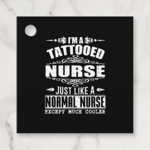 Ich bin eine tätowierte Krankenschwester, genau wi Geschenkanhänger