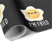 Ich bin fried Funny Fried Egg Pun Dark BG Geschenkpapier (Rolleneckpunkt)