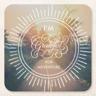 Ich bin für Abenteuer dankbar Rechteckiger Pappuntersetzer