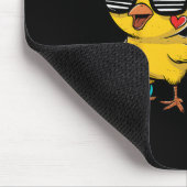 Ich bin gerade hier für die Chicks Osterjunge Kind Mousepad (Ecke)