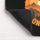 Ich bin gerne oben - Wandern Camping Klettern Camp Mousepad (Ecke)
