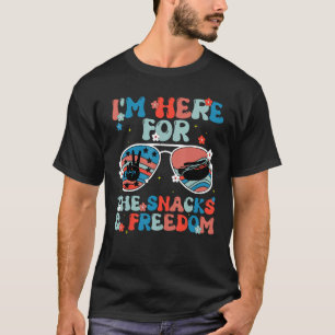 Ich bin hier für die Snacks und Freiheit Retro Gro T-Shirt
