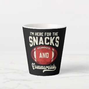 Ich bin hier wegen der Snacks und Werbespots Footb Milchtasse