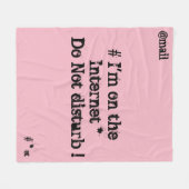 Ich bin im Internet. Stören Sie nicht! Fleecedecke (Vorderseite (Horizontal))