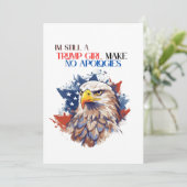 Ich bin immer noch ein Trump-Mädchen, das keine En Einladung (Stehend Vorderseite)