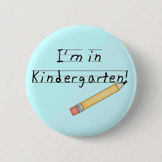 Ich bin in den Kindergarten-T-Shirts und den Button (Vorderseite)