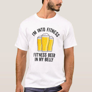 Ich bin in der Fitness, wie ich diesen Bier in mei T-Shirt