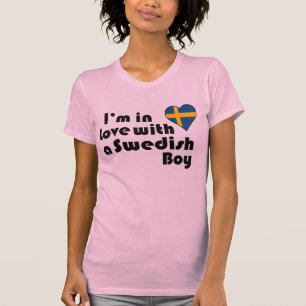 Ich bin in Liebe mit einem schwedischen Jungen T-Shirt