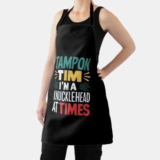 Ich bin Knucklehead bei der Times Tim Walz Debate Schürze (InSitu)