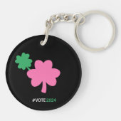ICH BIN MIT IHR 2024 Pearls & Clover (rosa grün) Schlüsselanhänger (Rückseite)