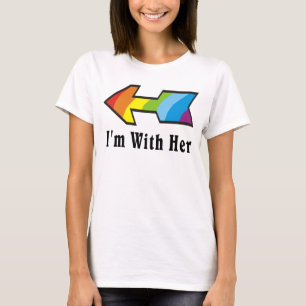 Ich bin mit ihr - Regenbogen-Pfeil-Recht T-Shirt
