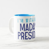 ICH BIN MIT IHR! ZWEIFARBIGE TASSE (Vorderseite Links)
