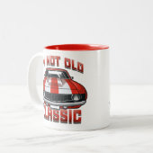 Ich bin nicht alt, ich bin klassisch - Retro Red M Zweifarbige Tasse (Vorderseite Links)