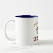 Ich bin nicht fett! Ich bin mit dem Baby der Zweifarbige Tasse (Links)