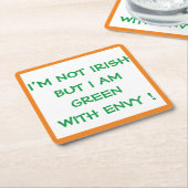 ICH BIN NICHT IRISH, ABER ICH BIN MIT ENVY GRÜNER! RECHTECKIGER PAPPUNTERSETZER (angewinkelt)