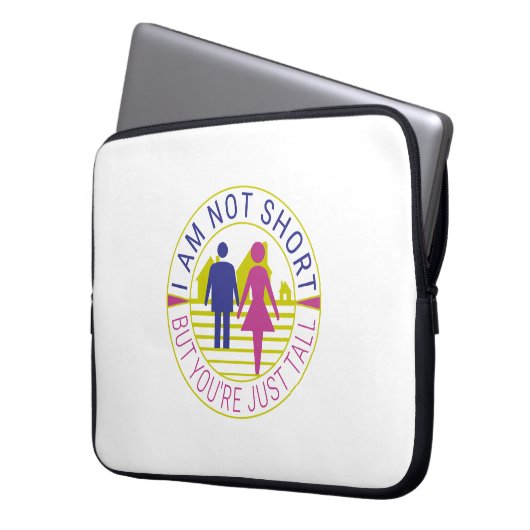 Ich bin nicht kurz, aber du bist einfach groß laptopschutzhülle (Vorderseite Links)
