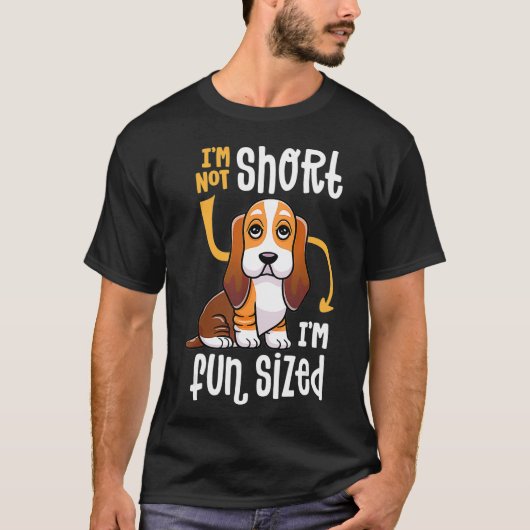 Ich bin nicht Kurz im Fun Sized Funny Basset Hound T-Shirt (Vorderseite)