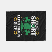 Ich bin nicht Kurz Leprechaun-Größe Fleecedecke (Vorderseite (Horizontal))