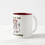 "Ich bin nicht verlorene" Geocaching Grafik auf Zweifarbige Tasse (VorderseiteRechts)