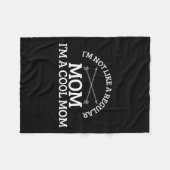 Ich bin nicht wie eine normale Mama eine Coole Mam Fleecedecke (Vorderseite (Horizontal))