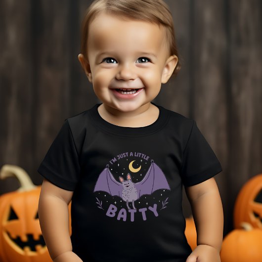 Ich bin nur ein bisschen Batty Funny Halloween Bat Baby T-shirt